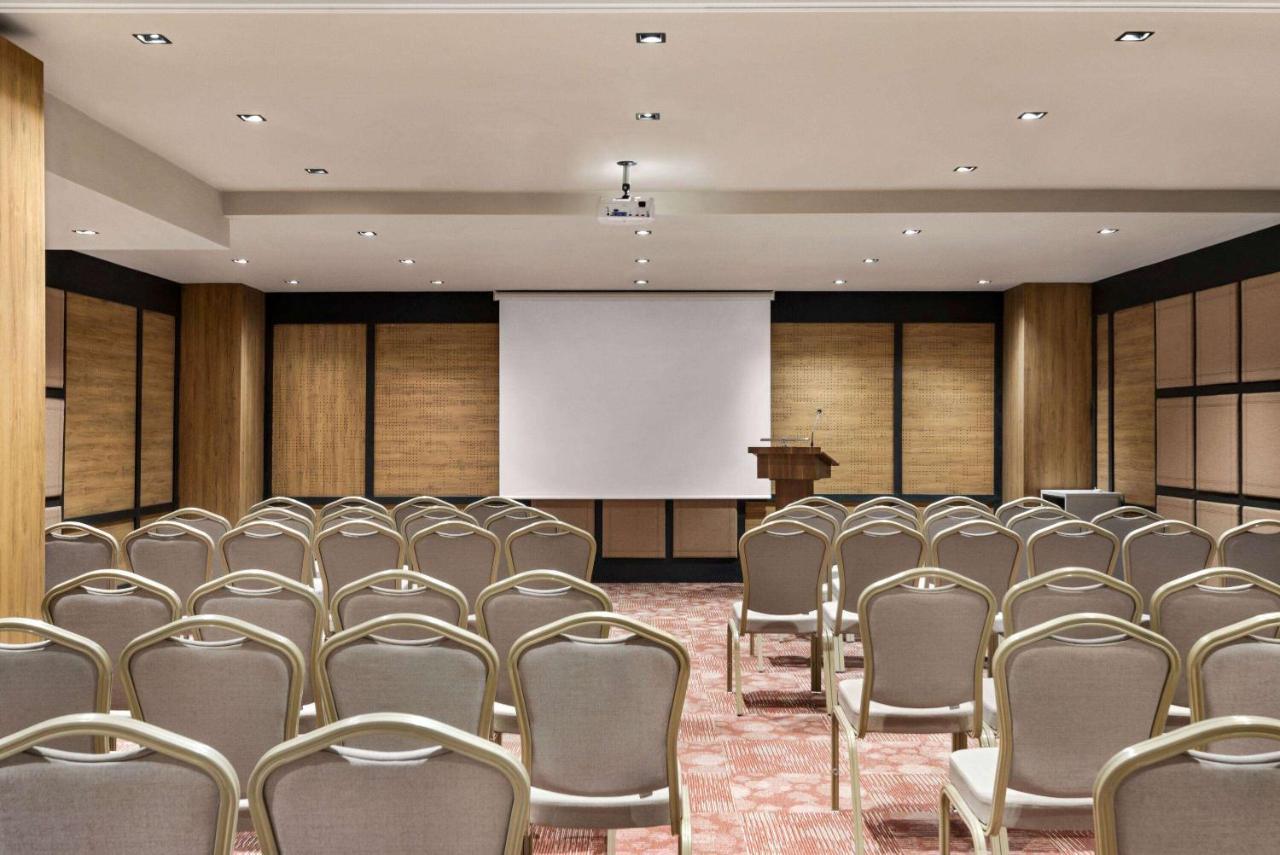 Ramada By Wyndham Erzurum Exterior photo